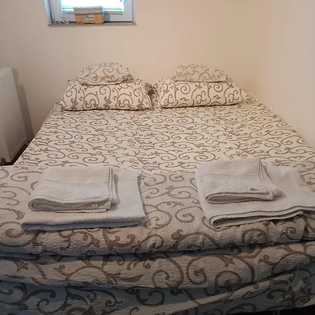 Yellow Palace Apartman